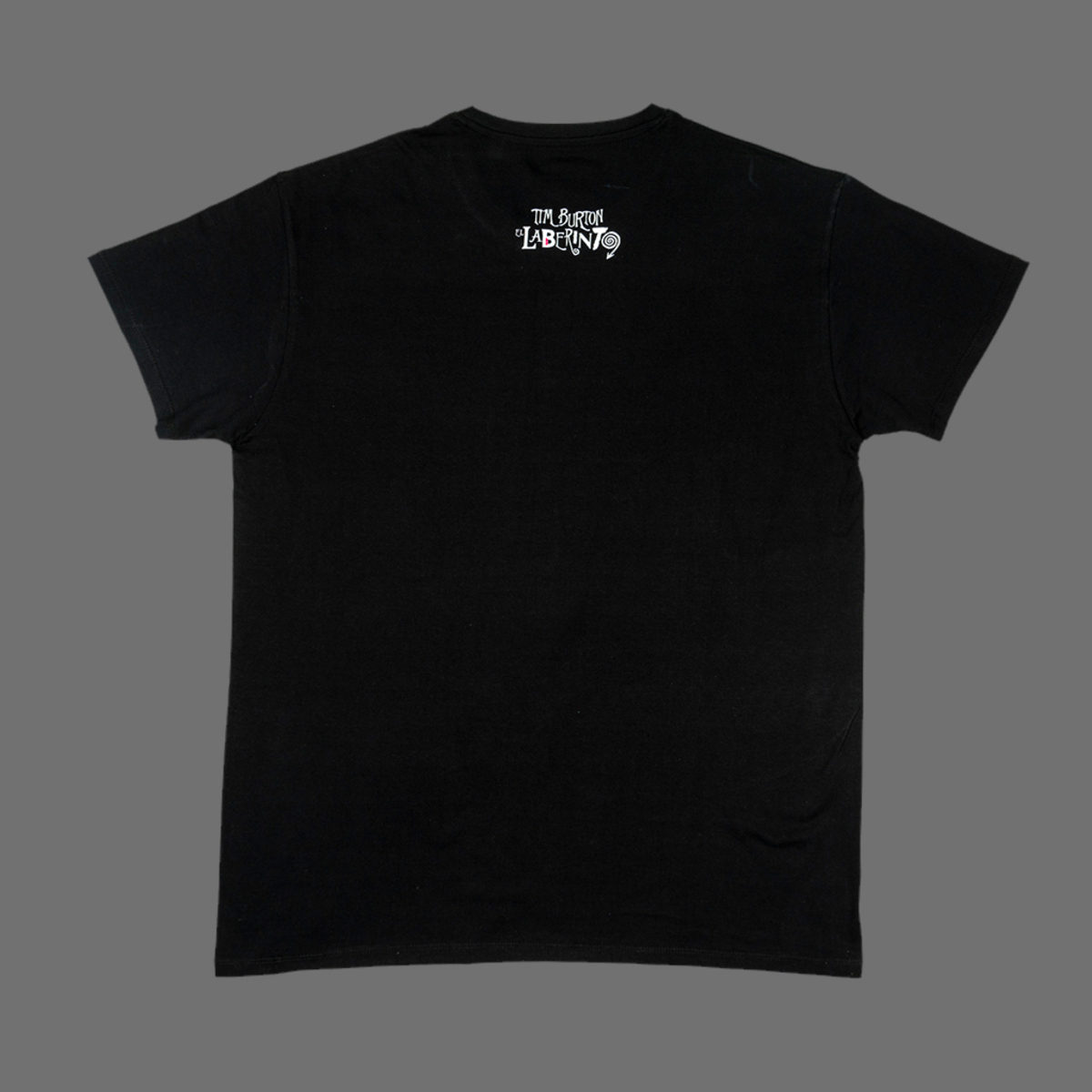 detalle etiqueta negra