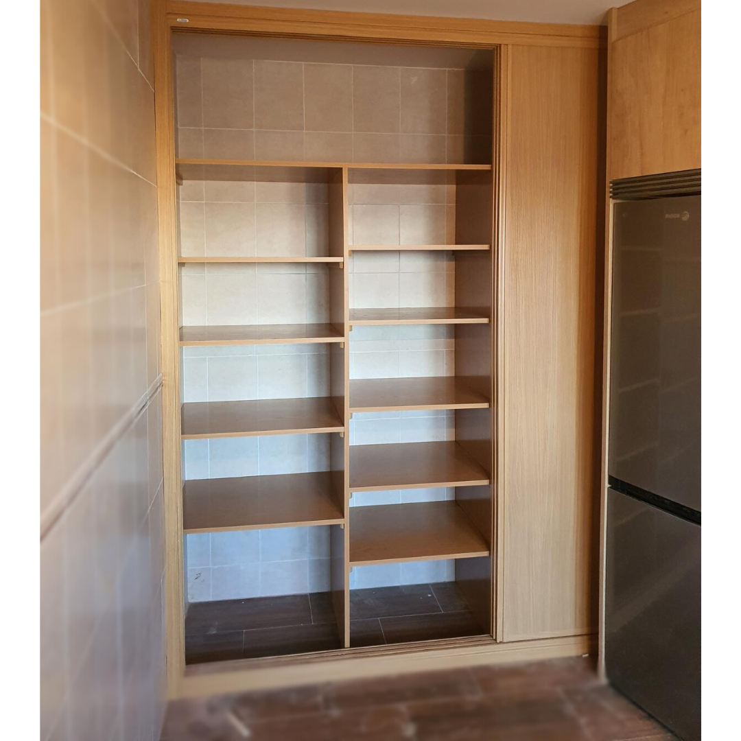 armario con baldas a medida