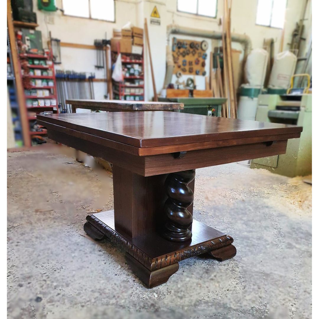 Mesa de comedor expandible de madera tallada