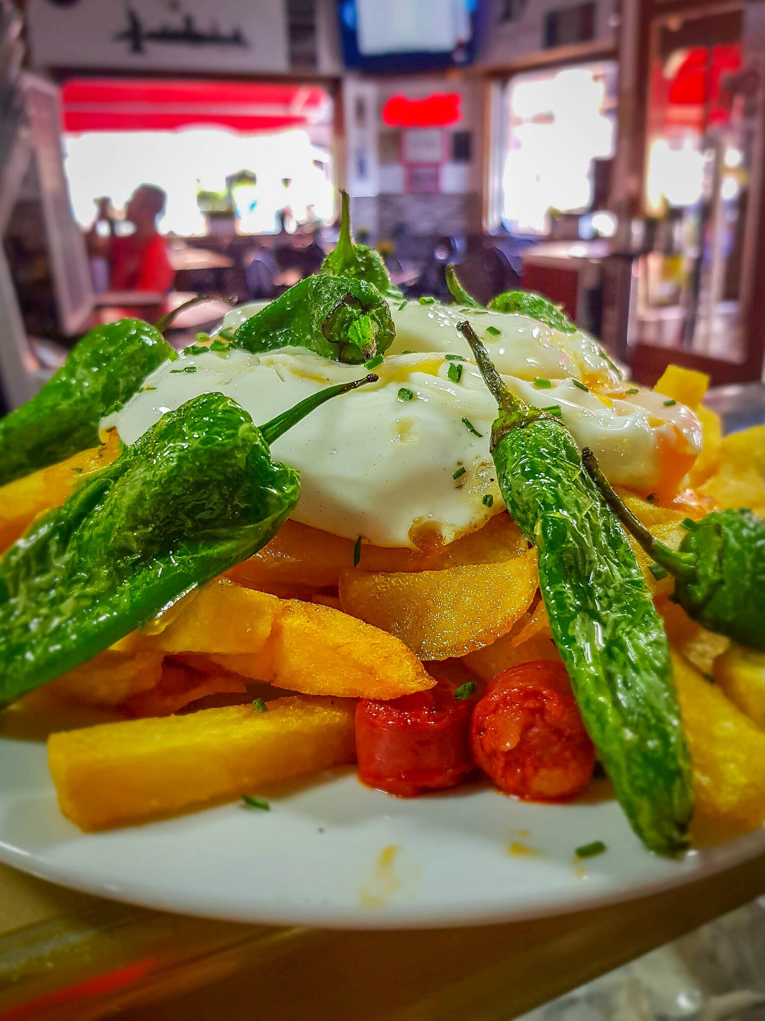 huevos rotos con chistorra