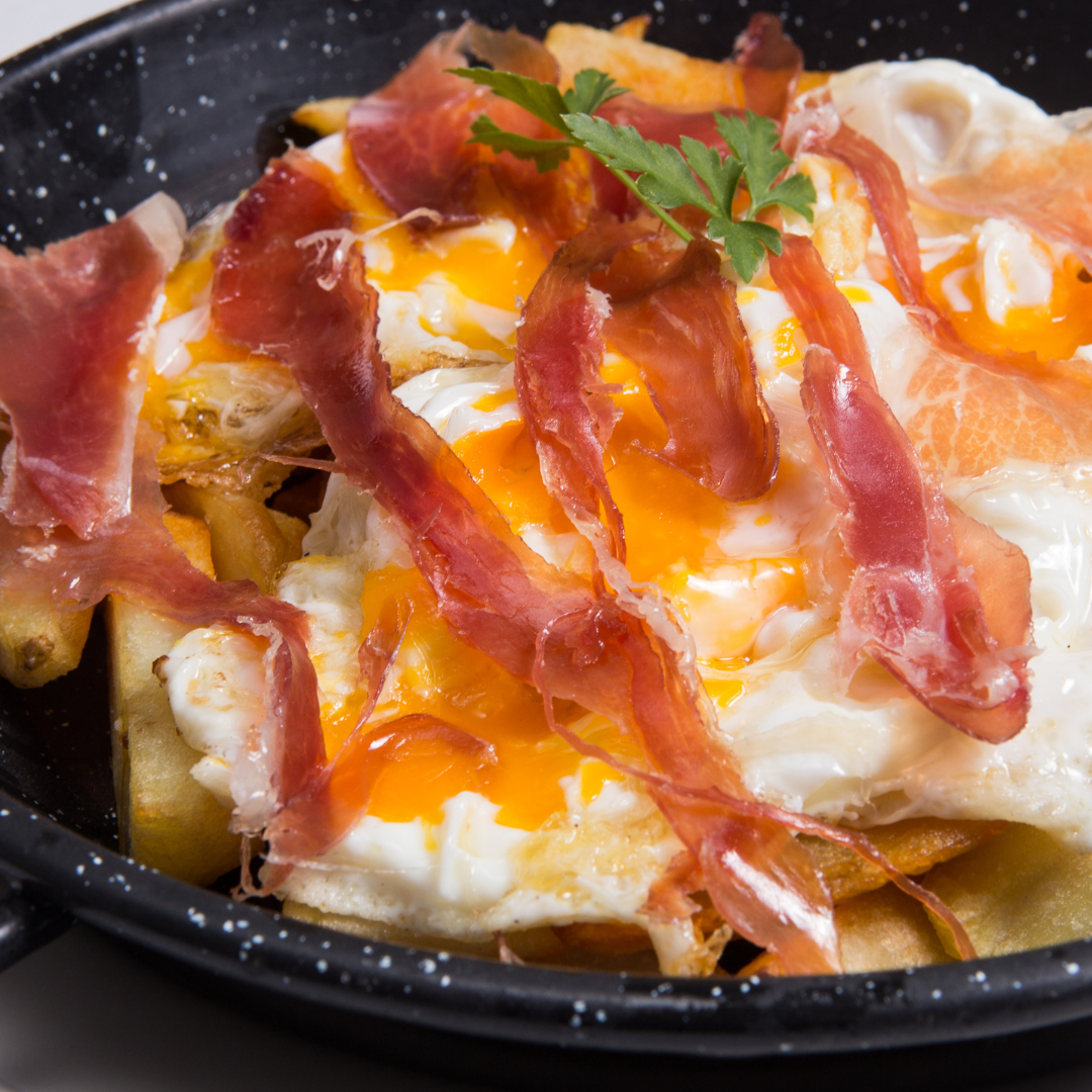 huevos rotos con jamón